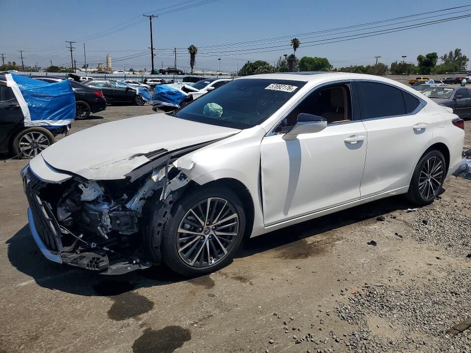 2025 LEXUS ES