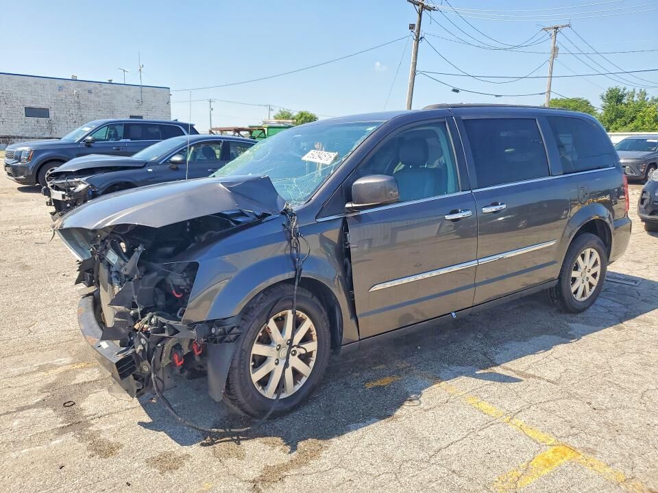 2016 CHRYSLER Town and Country