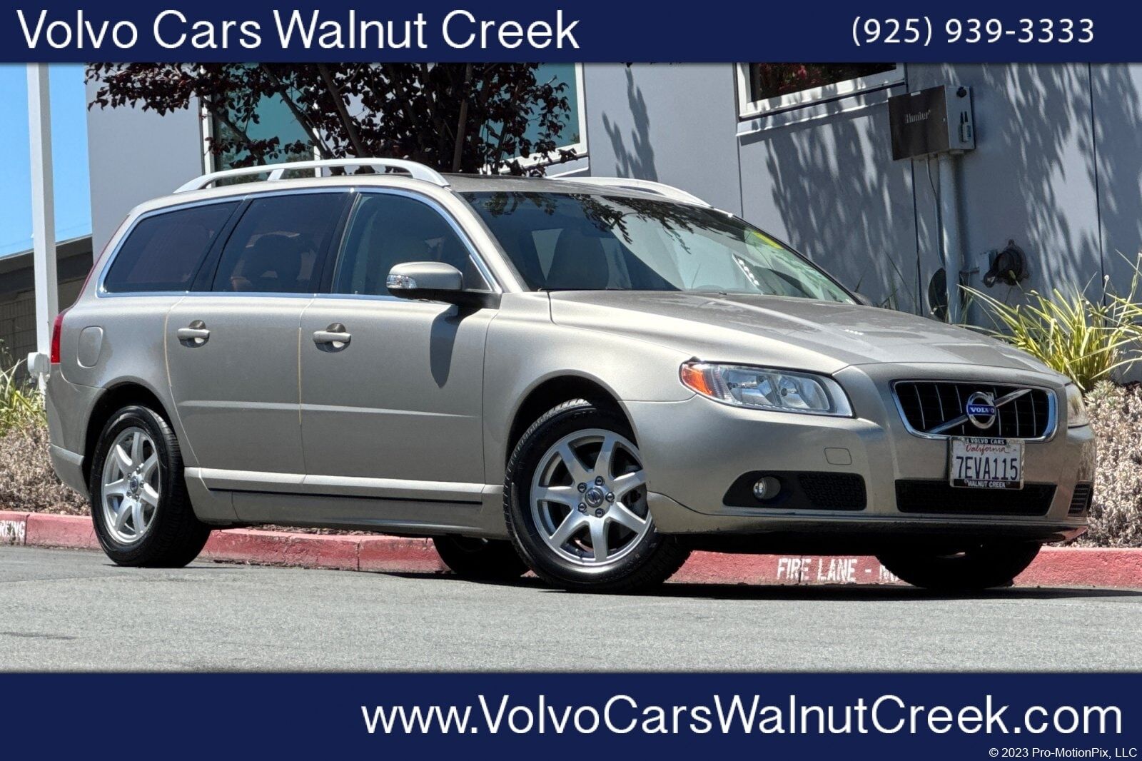 2010 VOLVO V70