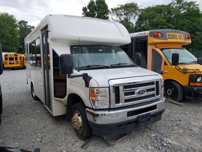 2025 FORD E-450