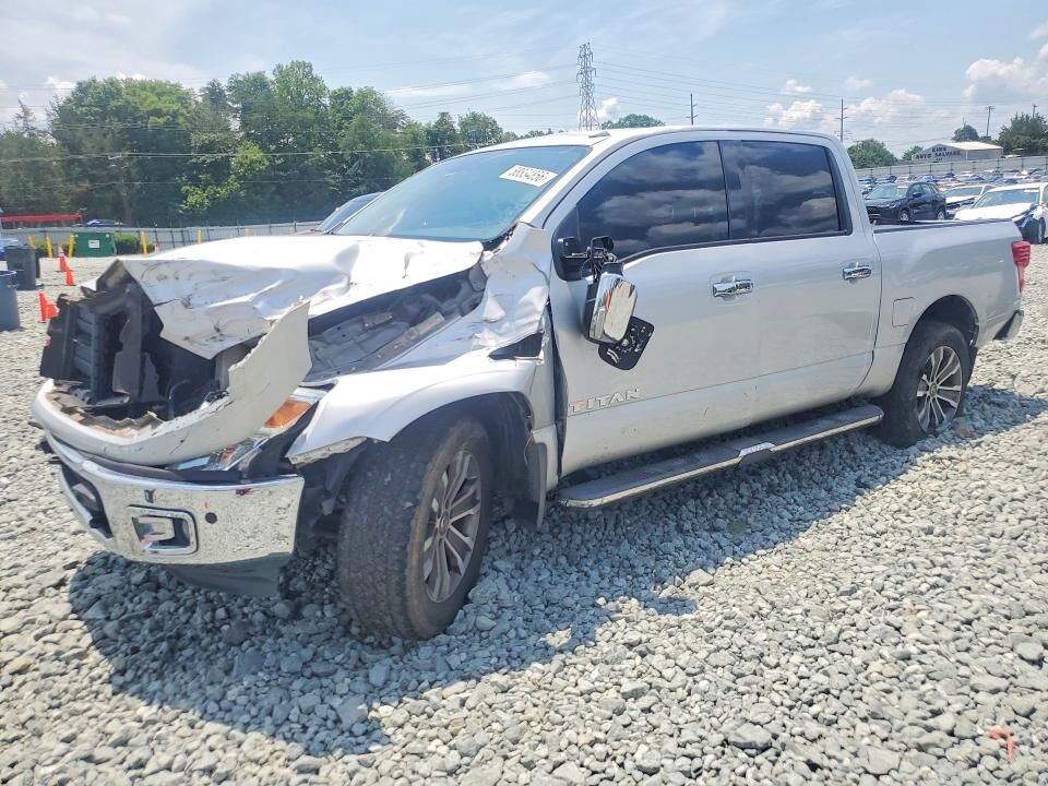 2017 NISSAN Titan