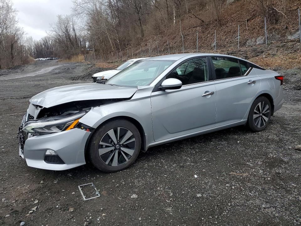 2022 NISSAN Altima