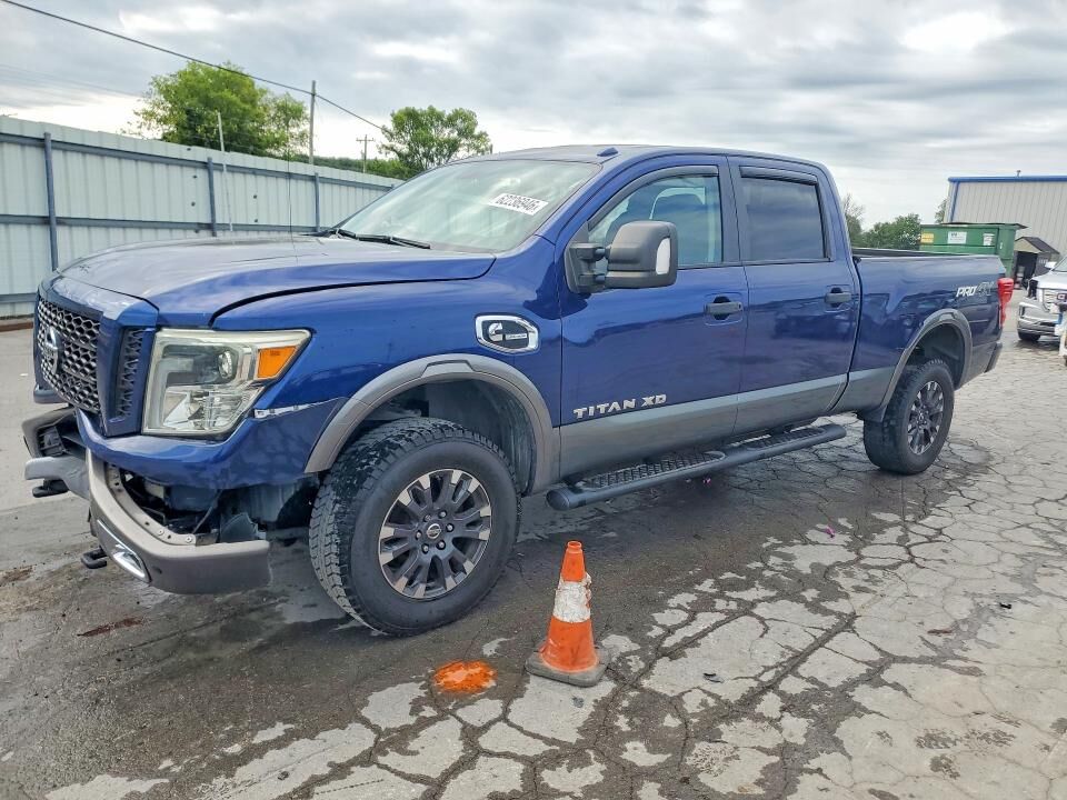 2016 NISSAN Titan