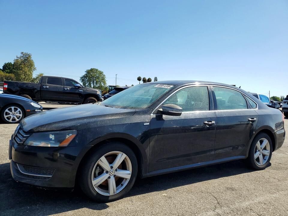 2014 VOLKSWAGEN Passat
