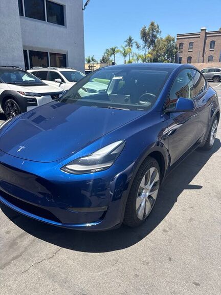 2024 TESLA Model Y