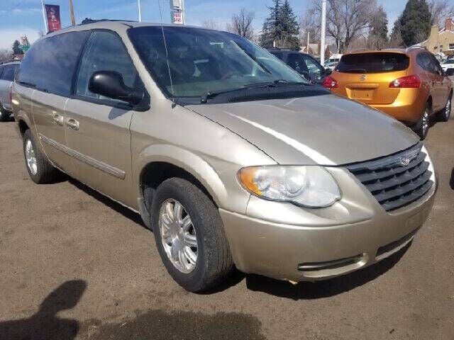 2005 CHRYSLER Town and Country
