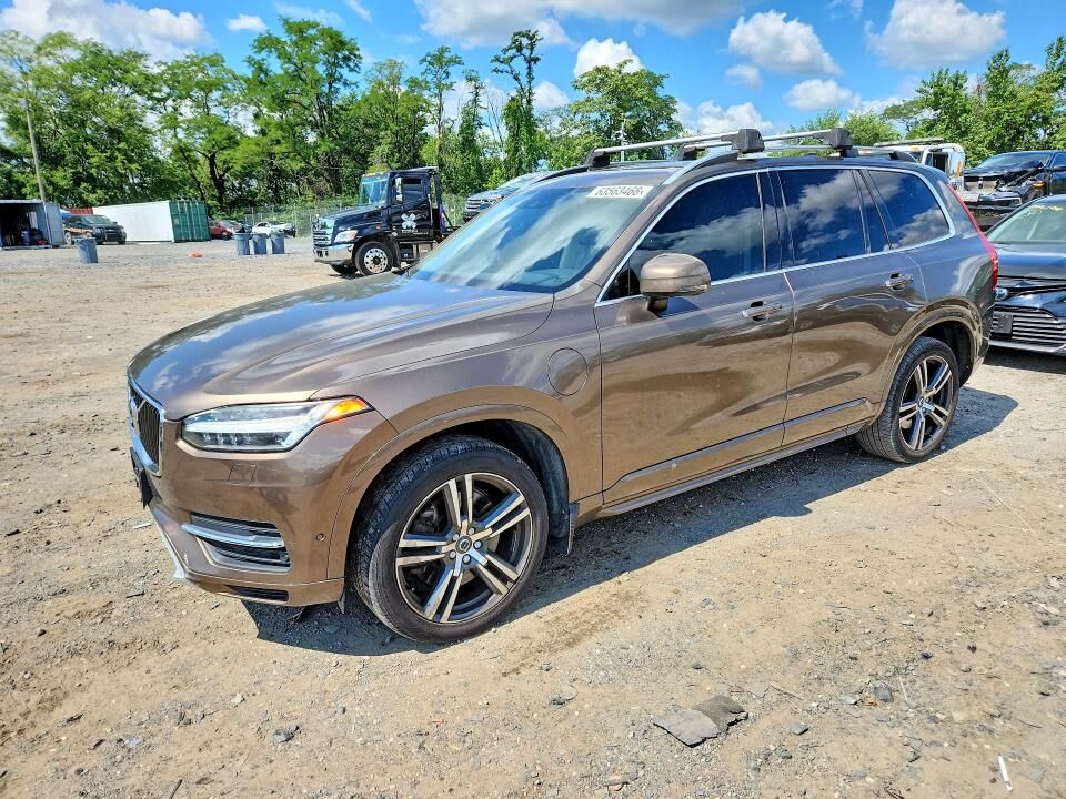 2016 VOLVO XC90