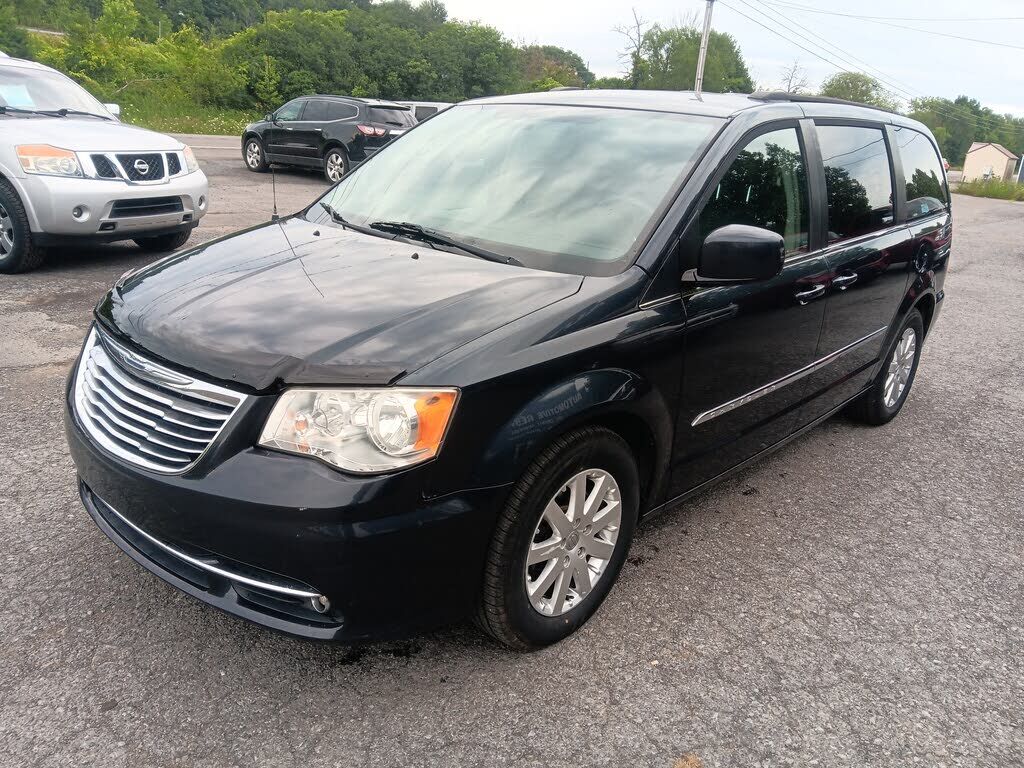 2014 CHRYSLER Town and Country