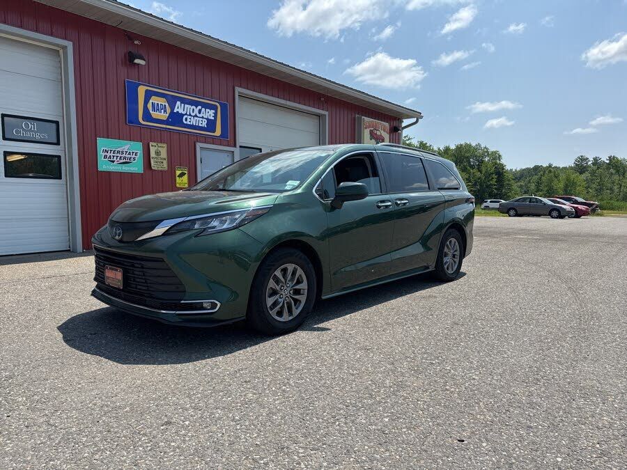 2022 TOYOTA Sienna