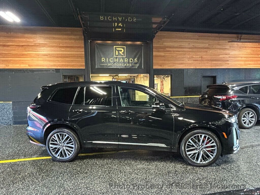 2024 CADILLAC XT6