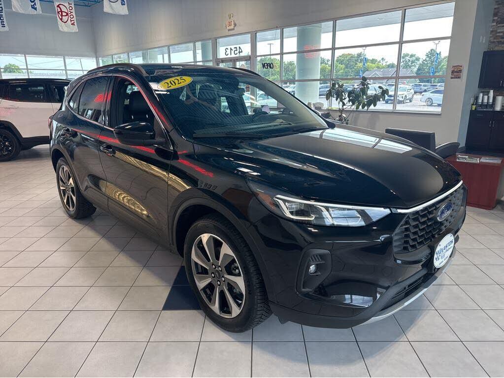 2025 FORD Escape