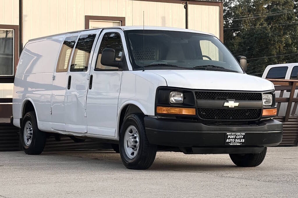 2013 CHEVROLET Express