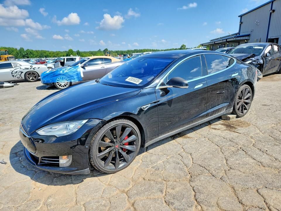 2015 TESLA Model S