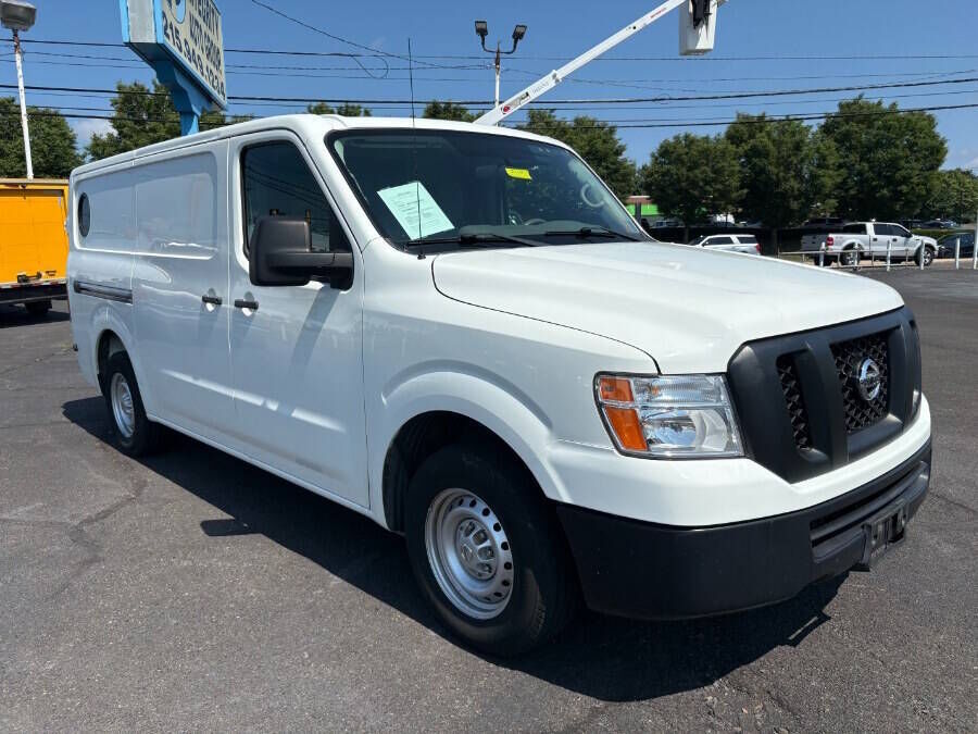 2018 NISSAN NV