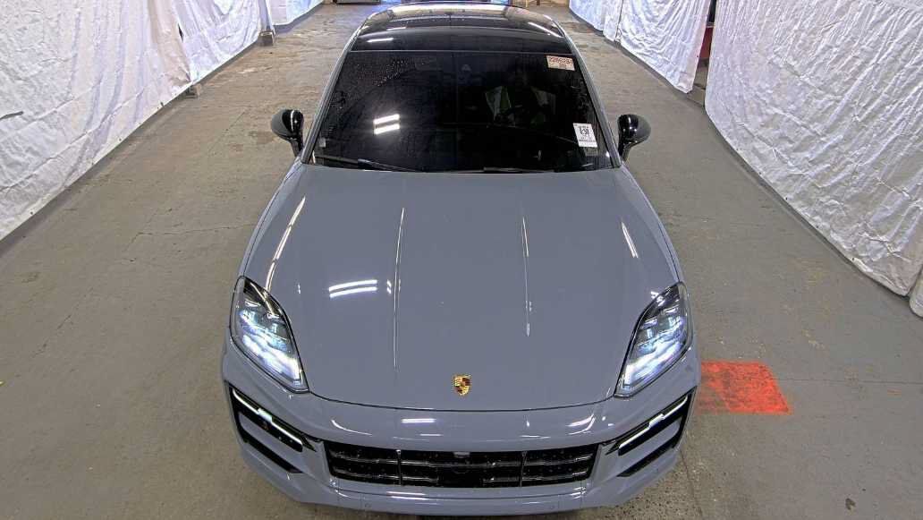 2024 PORSCHE Cayenne