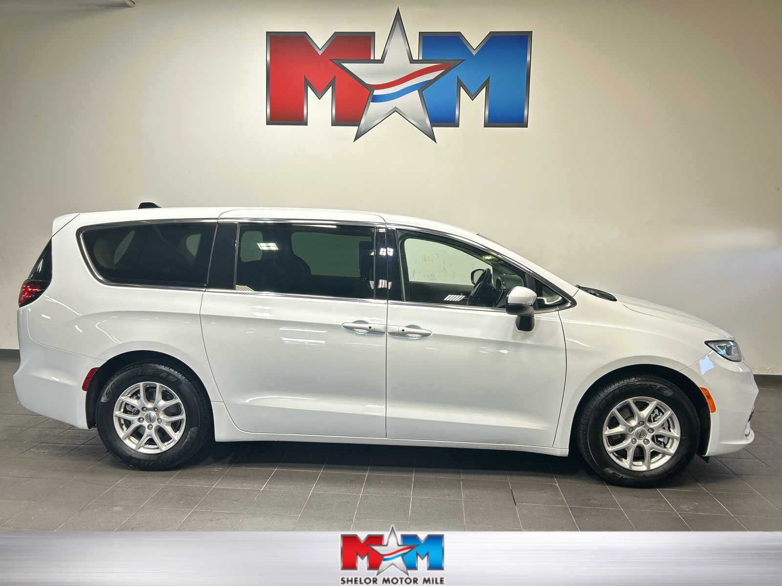 2023 CHRYSLER Pacifica