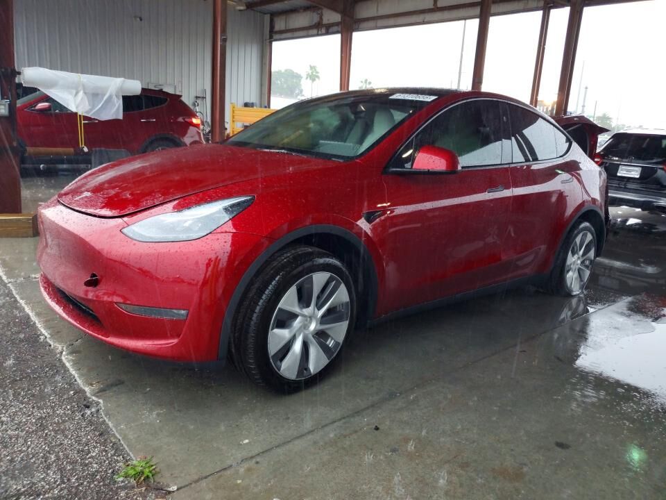 2024 TESLA Model Y
