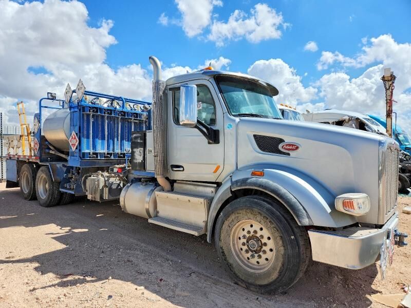 2016 PETERBILT 567