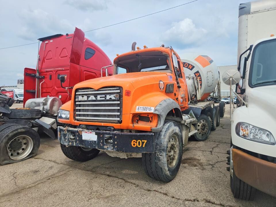 2018 MACK GU