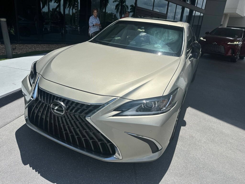 2025 LEXUS ES
