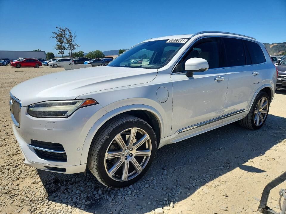 2016 VOLVO XC90