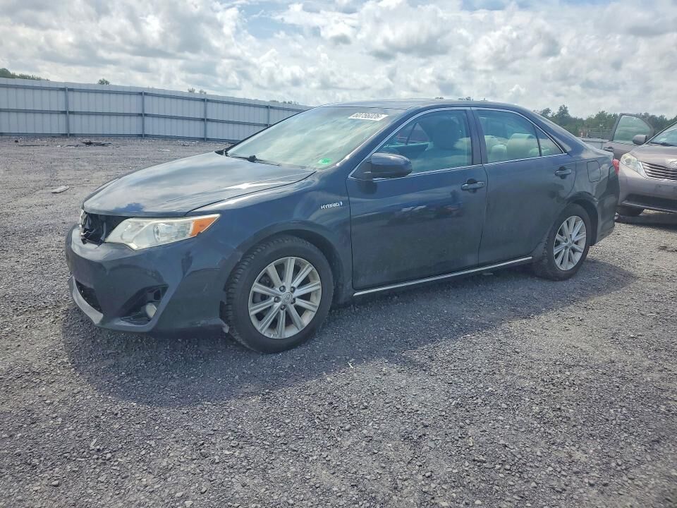 2013 TOYOTA Camry