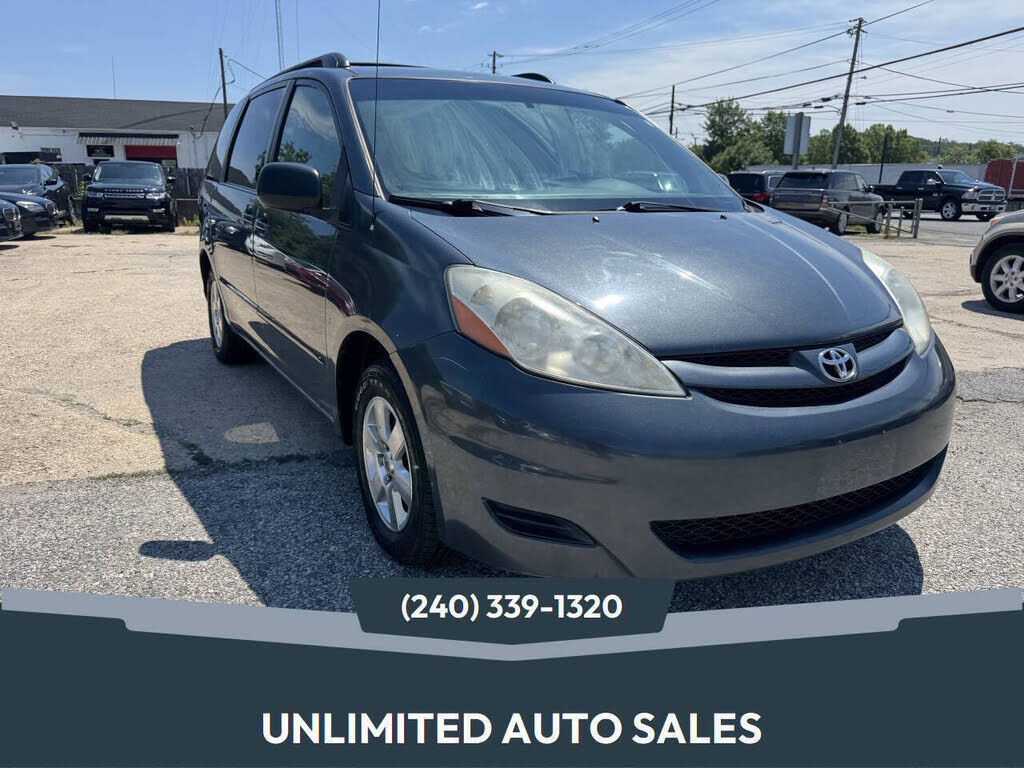 2010 TOYOTA Sienna