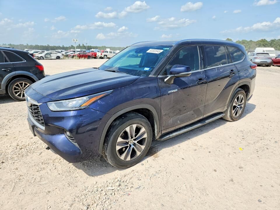 2020 TOYOTA Highlander