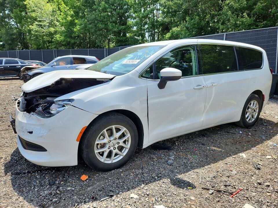 2022 CHRYSLER Voyager