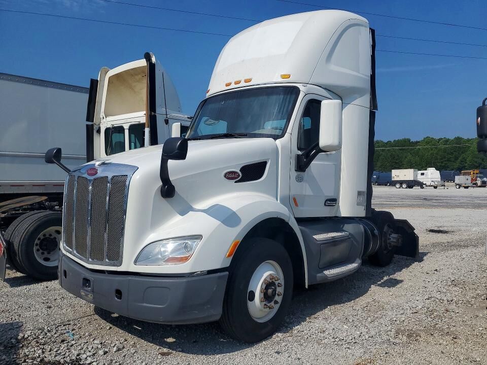 2015 PETERBILT 579