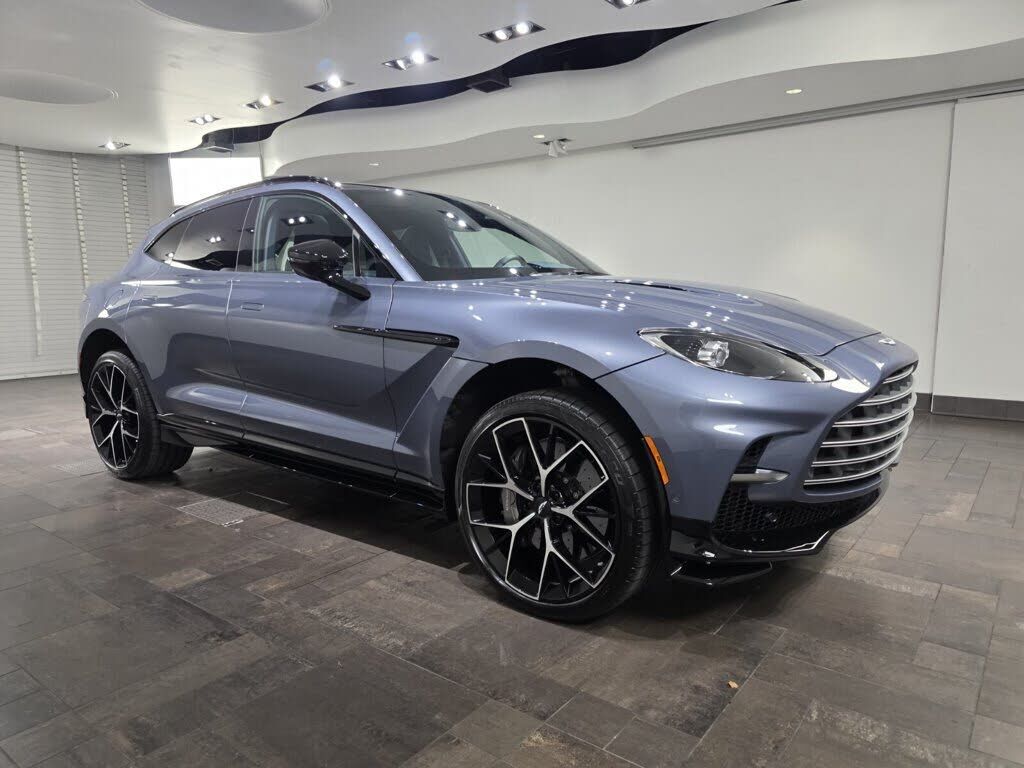 2025 ASTON MARTIN DBX