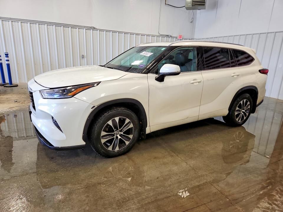 2021 TOYOTA Highlander