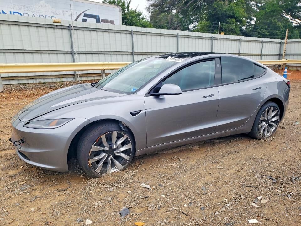 2026 TESLA Model 3