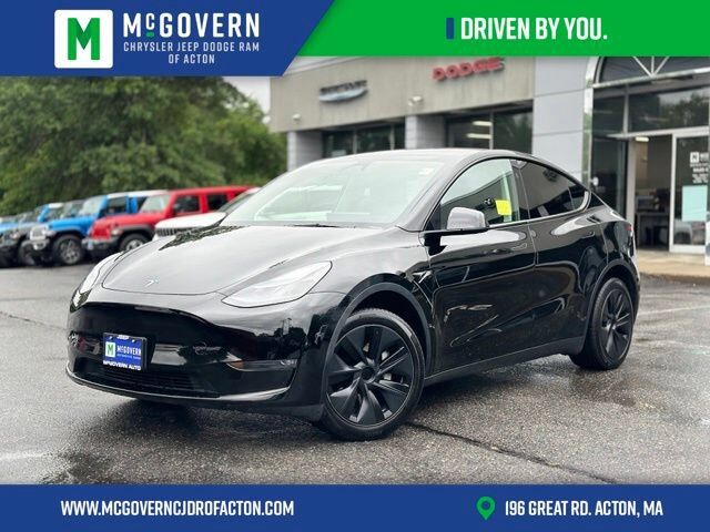 2025 TESLA Model Y
