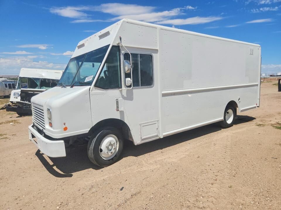 2015 FREIGHTLINER MT 45G Front Gasoline Engine Walk in Van Chassis