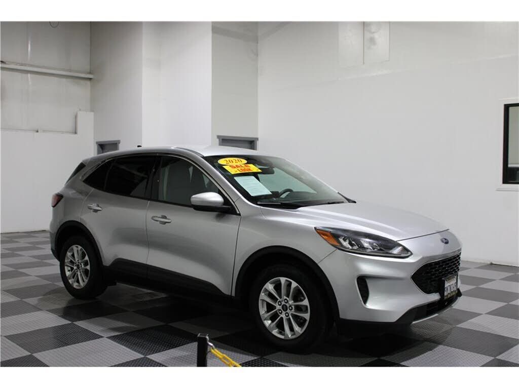 2020 FORD Escape