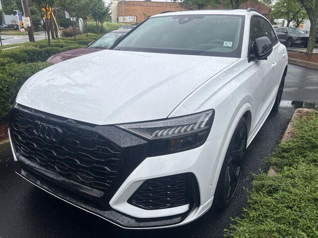 2024 AUDI RS Q8