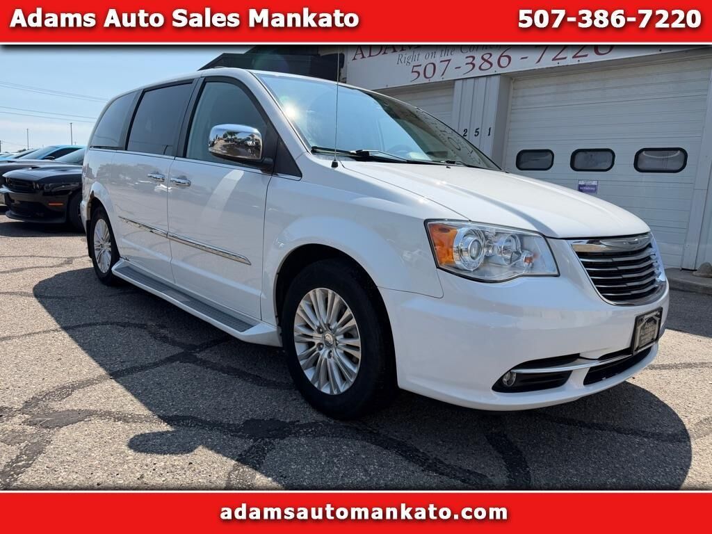 2015 CHRYSLER Town and Country