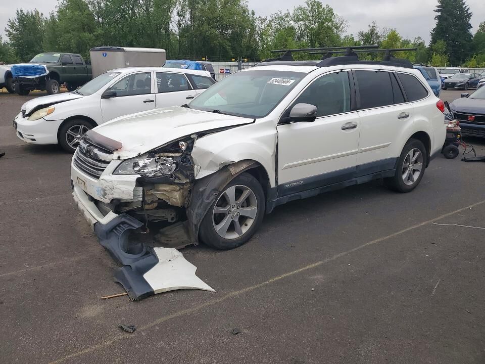 2014 SUBARU Outback