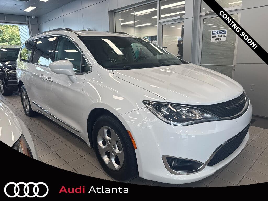 2017 CHRYSLER Pacifica
