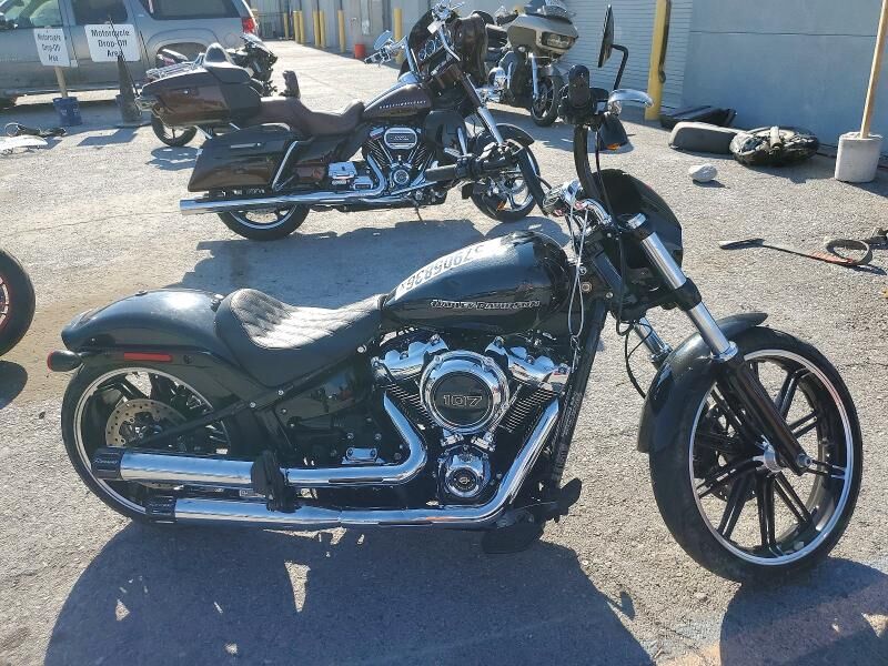 2018 HARLEY DAVIDSON FXBR / Breakout