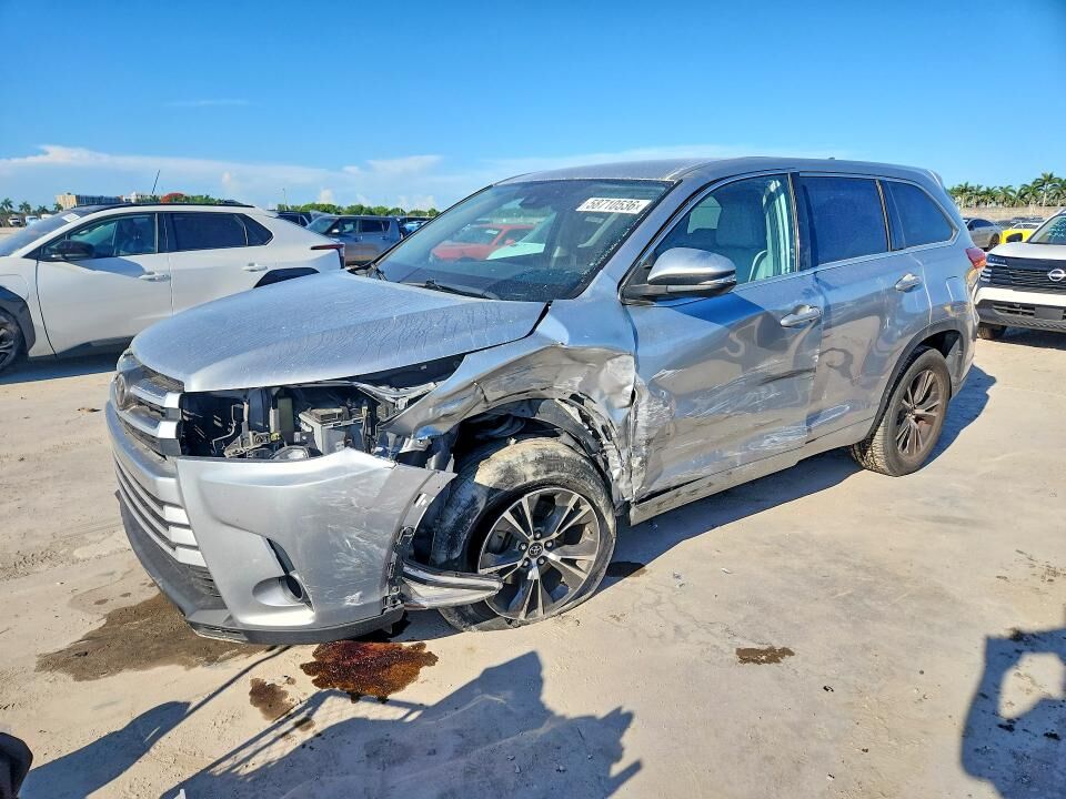2017 TOYOTA Highlander