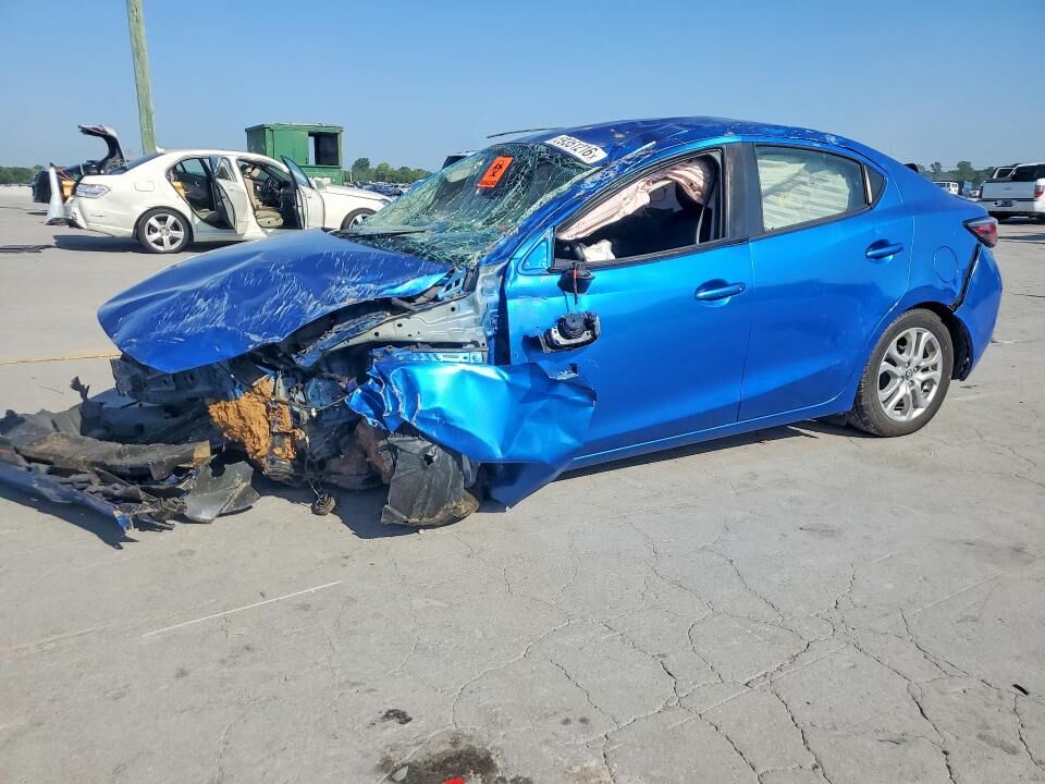 2017 TOYOTA Yaris