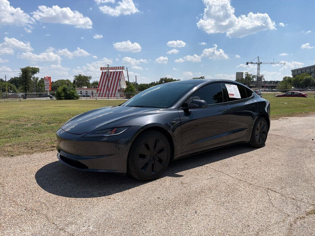 2025 TESLA Model 3
