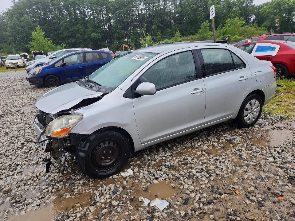 2011 TOYOTA Yaris