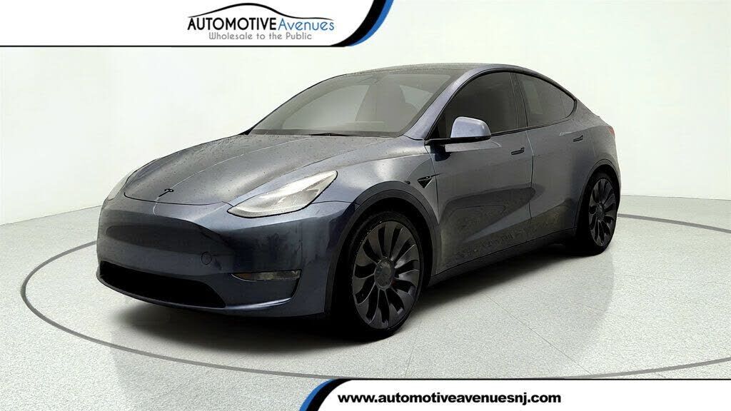 2023 TESLA Model Y
