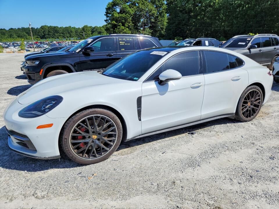 2018 PORSCHE Panamera