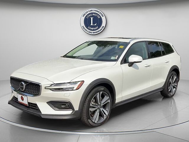 2024 VOLVO V60CC