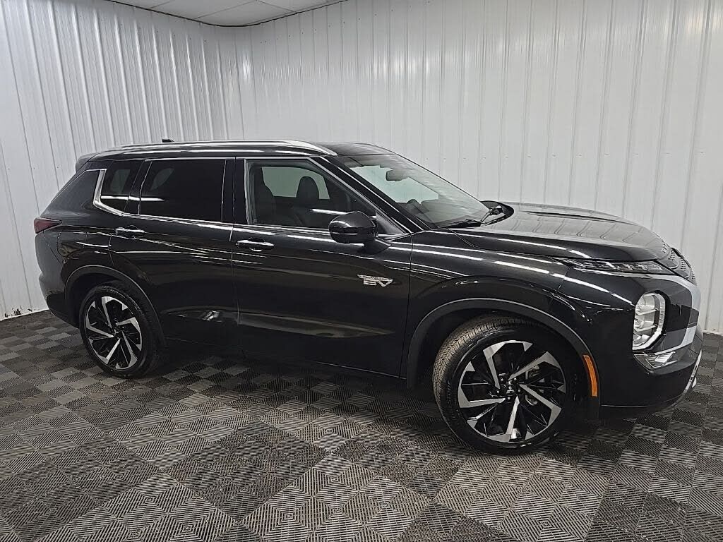 2025 MITSUBISHI Outlander