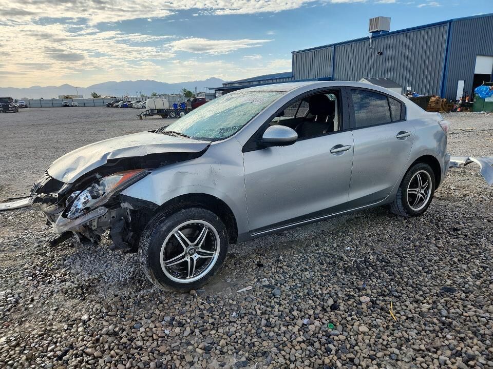 2013 MAZDA Mazda3
